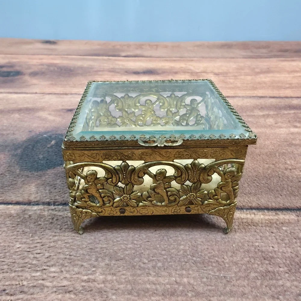 Vintage Jewelry Box Womens OS Gold Good Cherub Filigree Beveled Glass Casket